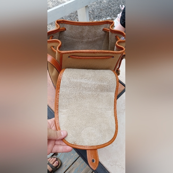 Vintage Dooney & Bourke Dover Drawstring Case Shoulder Crossbody Bag Cream - Picture 14 of 16